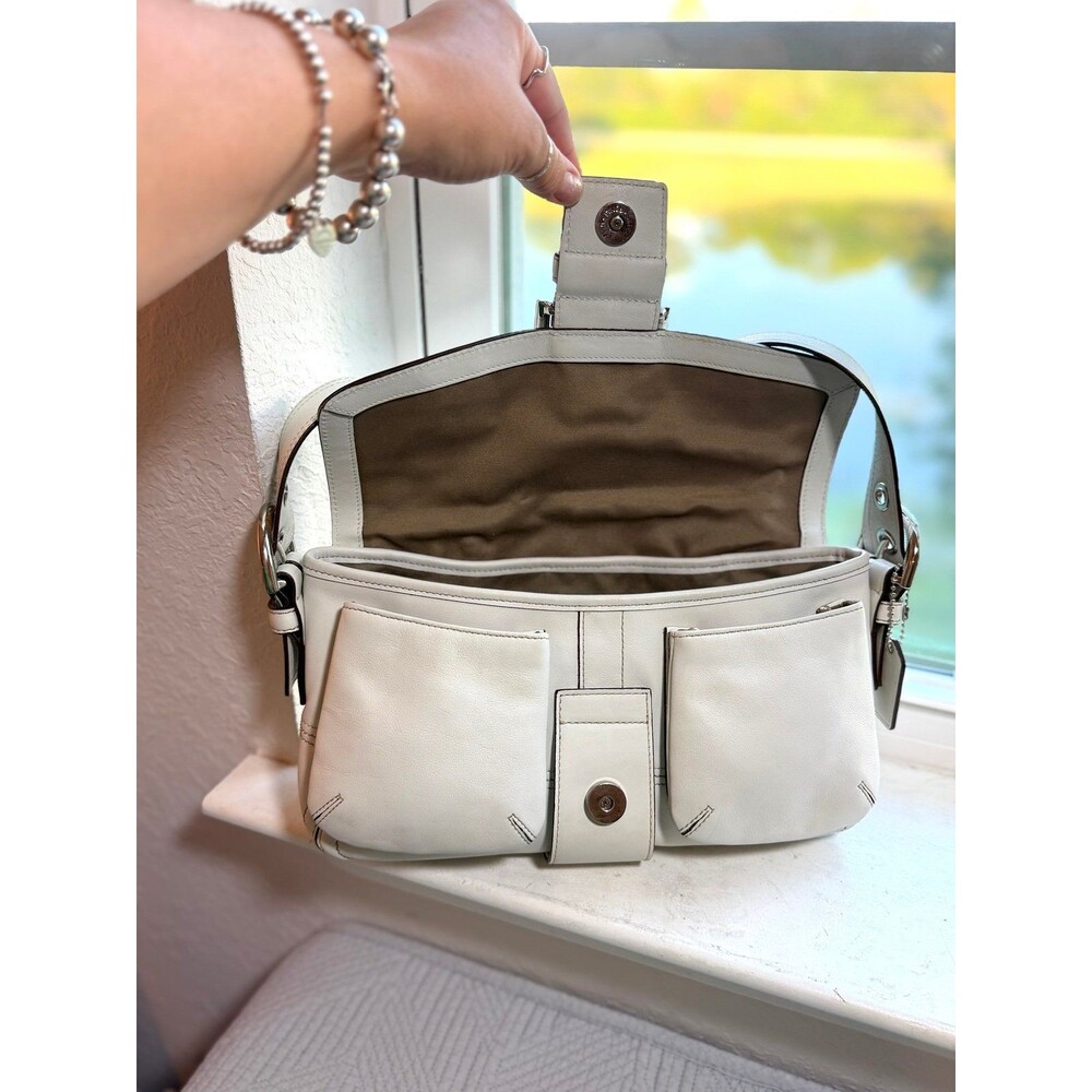 Vintage Coach 2005 White Leather Soho Buckle Flap Double Pocket No. L05S-9434 - Picture 4 of 12